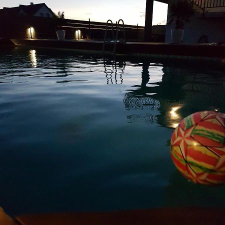 Apartamenty U Wioli I Marcina Łeba Kültér fotó